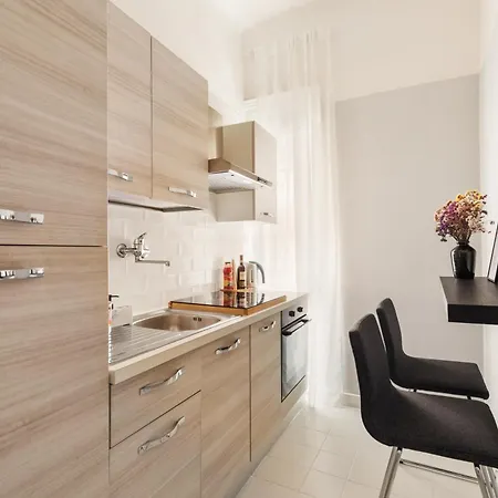 בית הארחה Donatello Boutique 4*